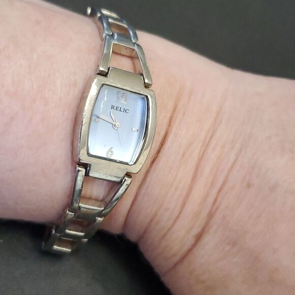 Relic silver tone watch - Picture 1 of 11